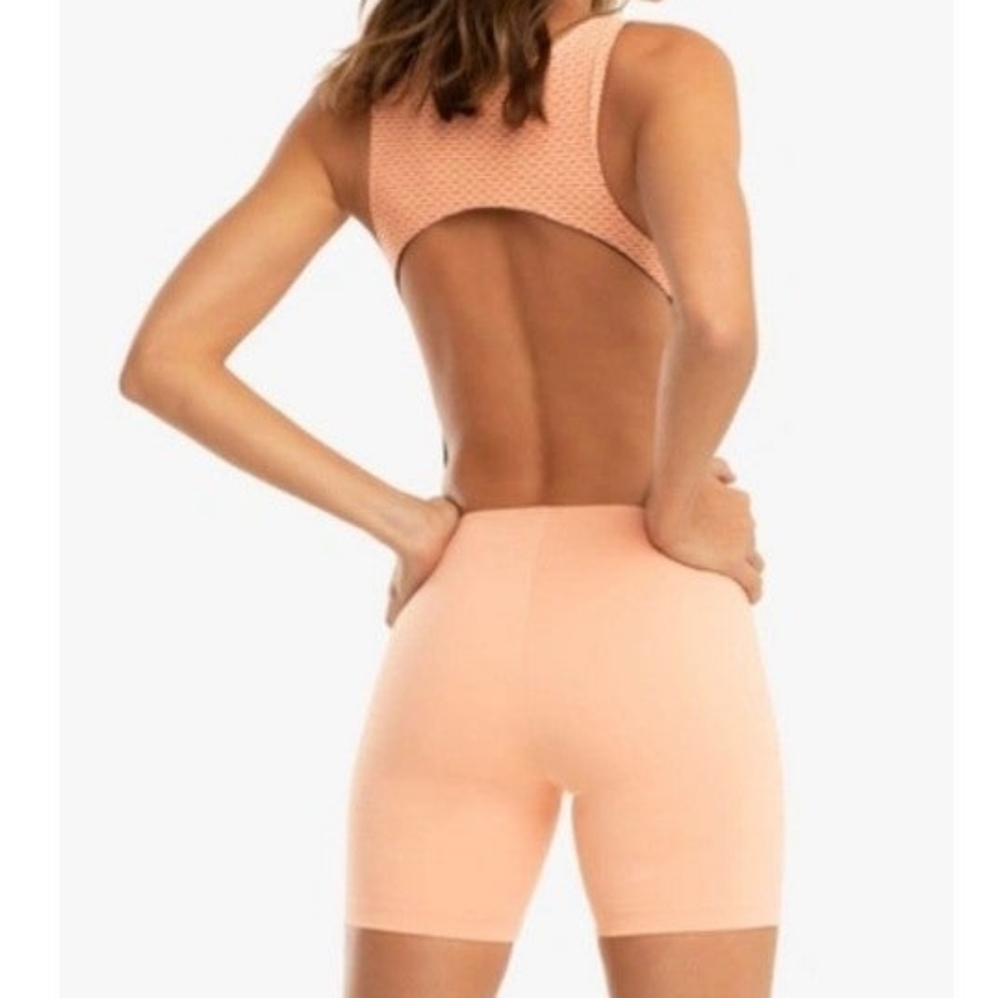 Koral Activewear - Picture 4 of 6